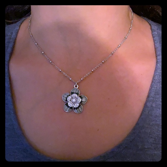 Lia Sophia Jewelry - Lia Sophia Flower Necklace